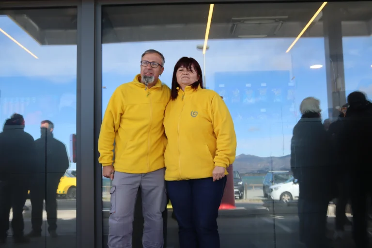 Equip de Tramuntana a la benzinera d’El Port de la Selva